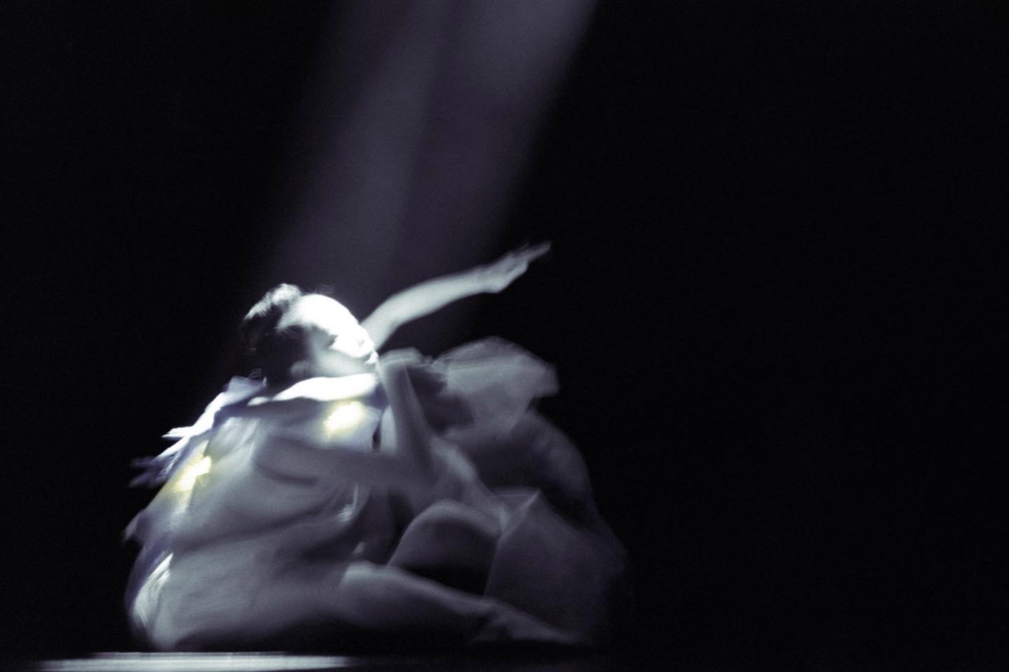 Saskia butoh performance