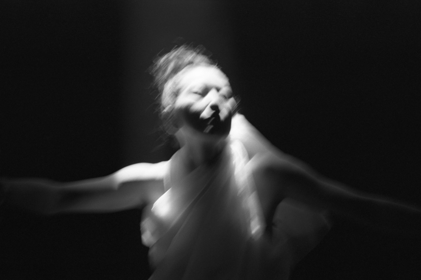 Saskia butoh performance